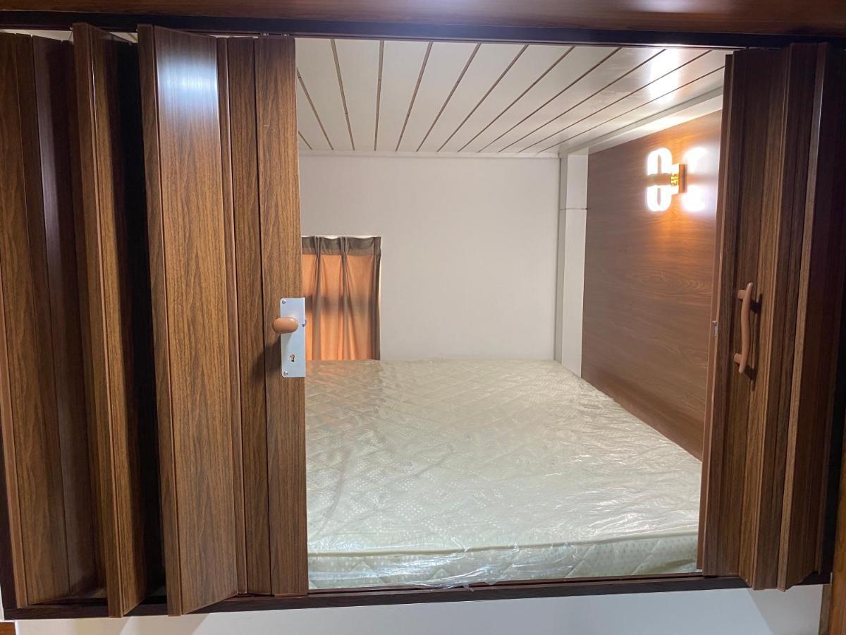 Yoi Pod Hostel - Deira Dubai Ngoại thất bức ảnh